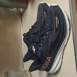 Hoka Clifton 9 Rose Gold